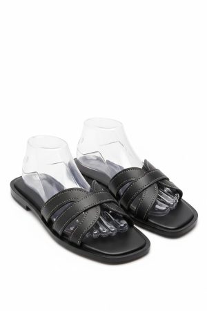 Multi-Strap Crisscross Slide