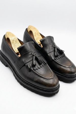 Burnished Kiltie Tassel Loafer